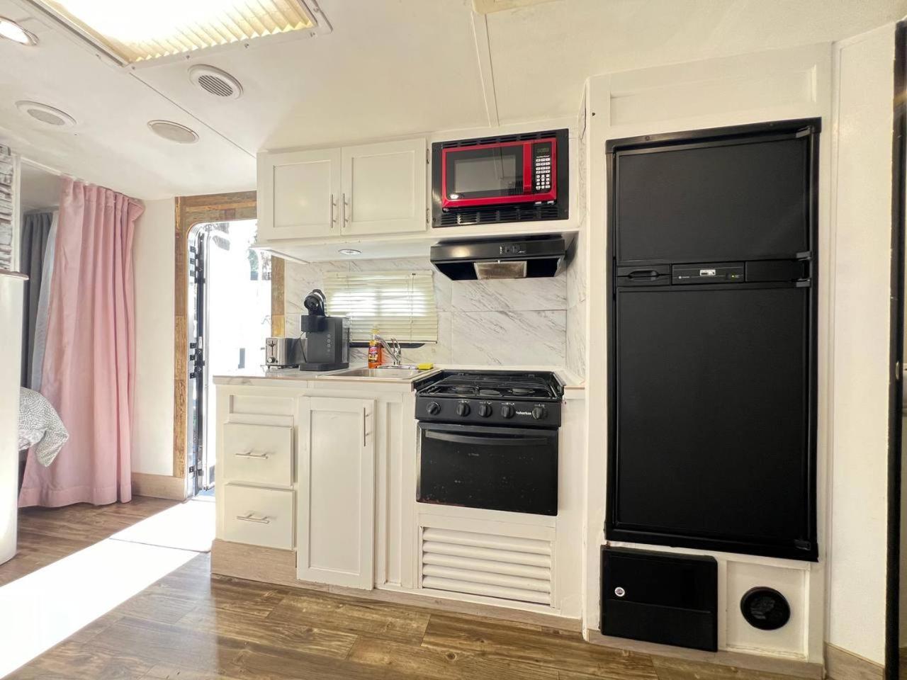 Escape To Paradise Close To Marco, Naples Bilik gambar